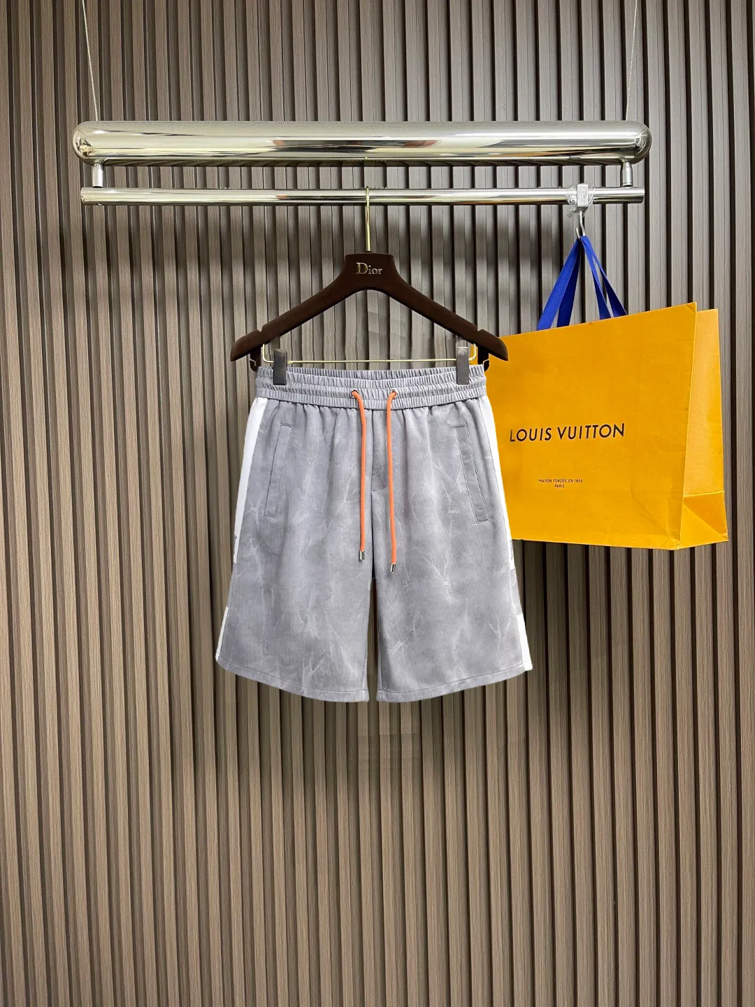 Hermès three-standard complete 2026 summer New Arrival men's casual shorts, advanced custom-made Breathable fabric, Breathable fabric, extremely stretchy and comfortable, impeccable details, top-grade accessories, original logo design concept, delicate and soft feel! The upper body fit is awesome! Size: M-XXXL Please state your height and weight when ordering